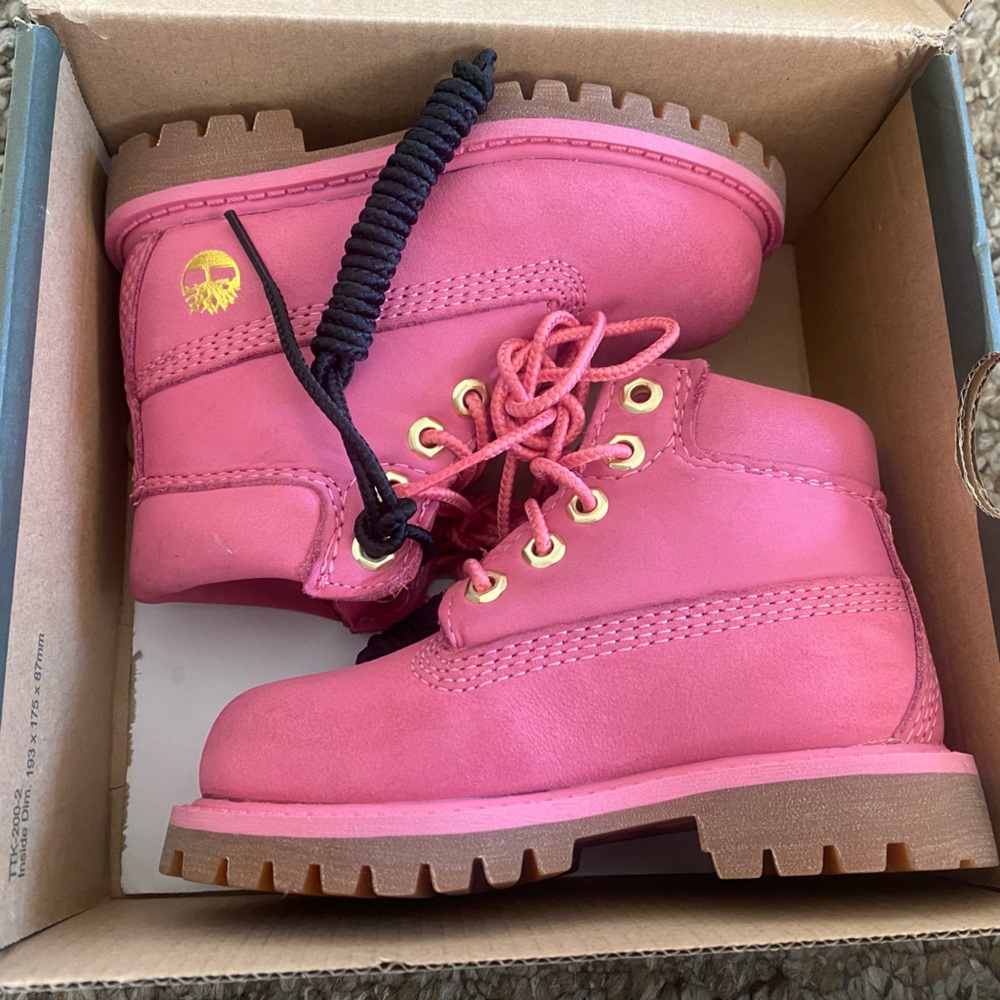 Timberland Premium 6in Waterproof toddler boot Medium Pink Nubuck size 6C.